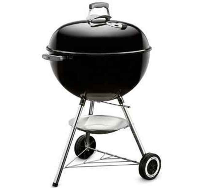 Our top grill types in considering how to buy an outdoor grill are gas, charcoal, and kamado style barbeque grills.